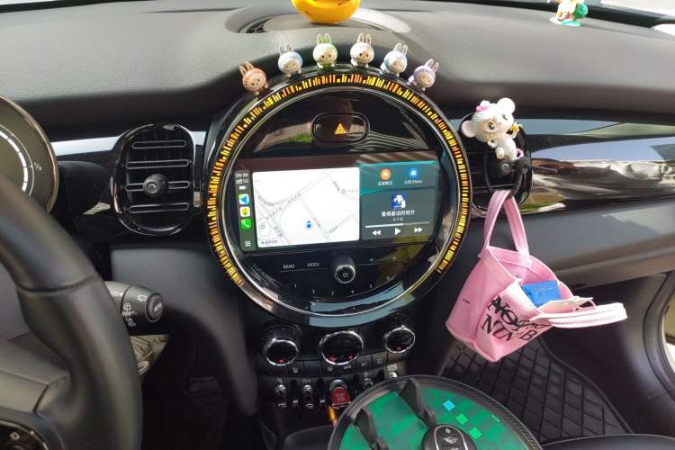 Used MINI 2022 1.5T COOPER Artist
