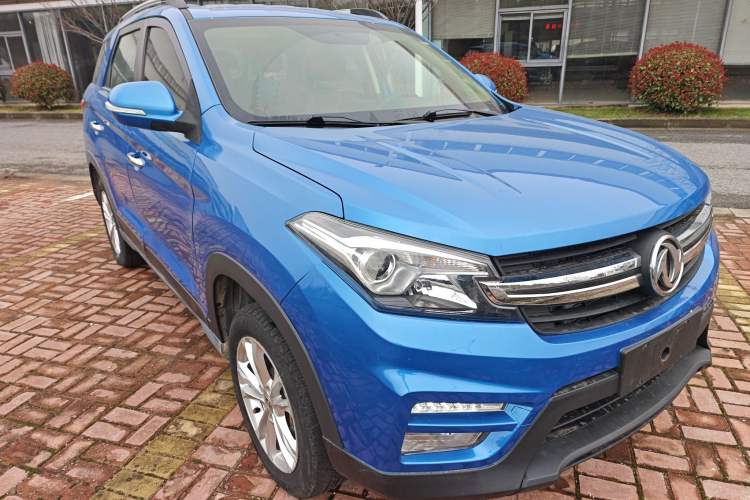 Used Dongfeng Fengon S560 2018 1.8L CVT Elite Model 7 Seats Front Right 45 Deg