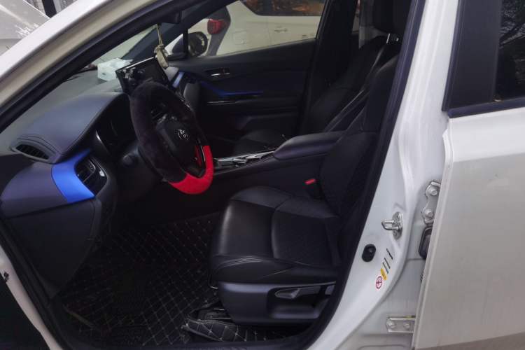 Used Toyota IZOA 2018 2.0L Yichi Version China VI Standard