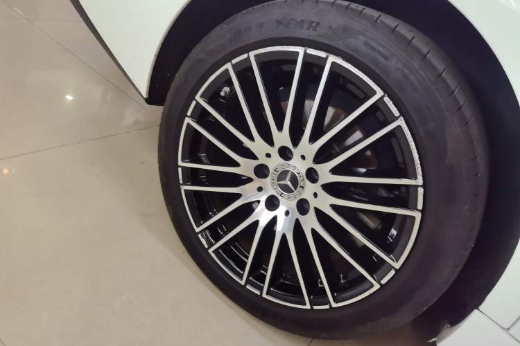 Used Mercedes-Benz C-Class 2024 C 260 L Sport Edition Right Rear Wheel Hub