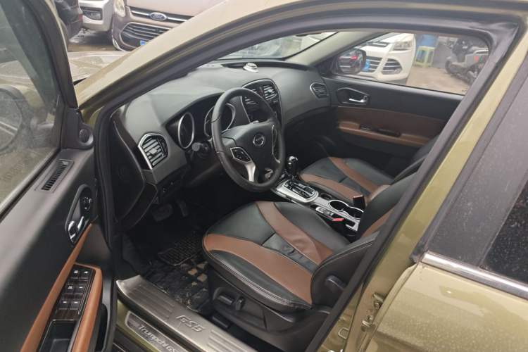 Used GAC Trumpchi GS5 Super 2015 2.0L Automatic Two-Wheel Drive Luxury Navigation Edition Driver Seat