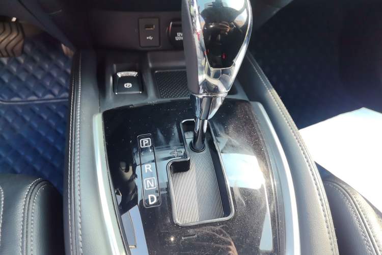 Used Nissan X-Trail 2020 2.0L XL ITS CVT 2WD SmartConnect Comfort Edition Gear Lever