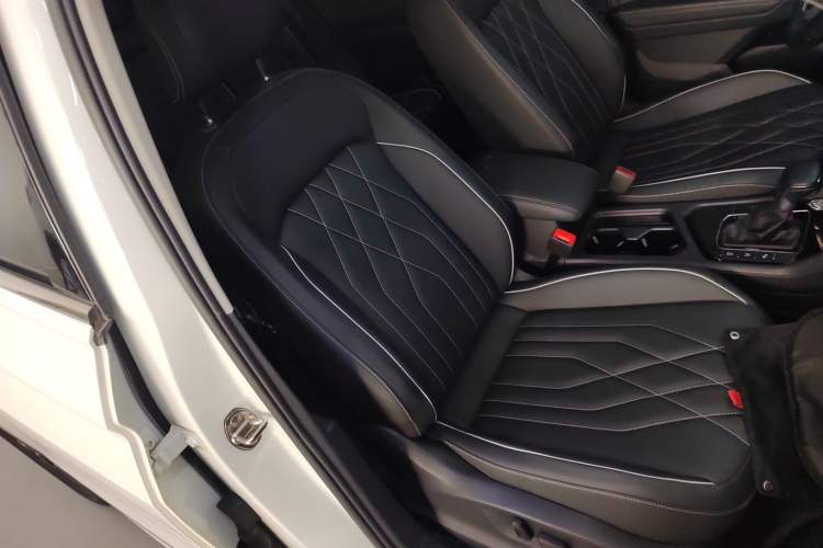 Used Volkswagen Tiguan L 2023 Restyled 330TSI Automatic Two-Wheel Drive R-Line Enhanced Comfort Version