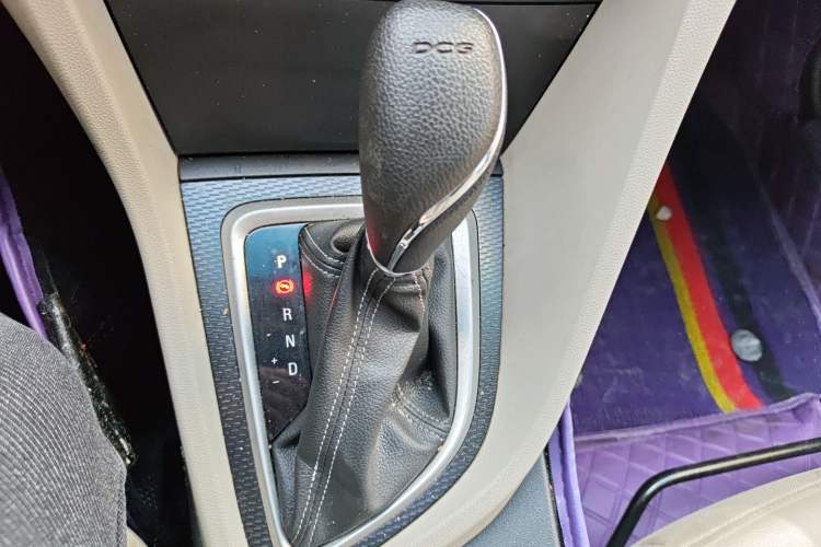 Used Buick GT 2019 15T Dual-Clutch Connected Elite Model China VI Gear Lever