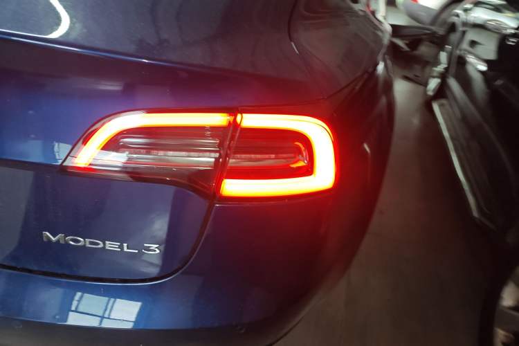 Used Tesla Model 3 2020 Standard Range Rear-Wheel Drive Upgraded Version Right Rear Taillight