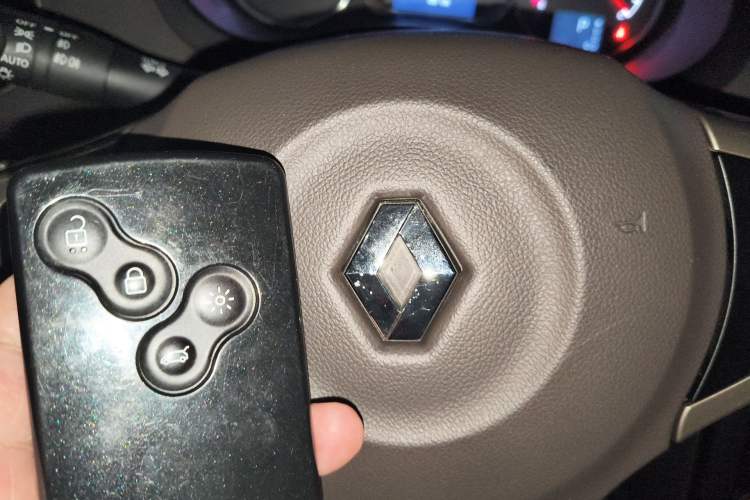 Used Renault Koleos 2014 Revised Version 2.5L Two-Wheel Drive Comfort Edition Vehicle Key