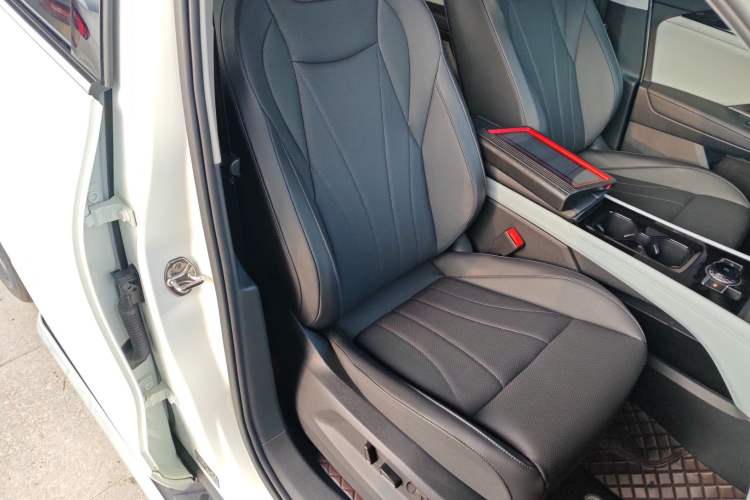 Used Volkswagen Tiguan L 2024 PRO 330TSI Two-Wheel Drive Smart Drive Edition
