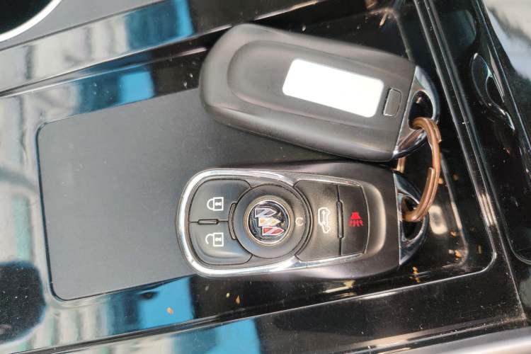 Used Buick GL8 2022 ES Landtrek 653T Comfort Edition