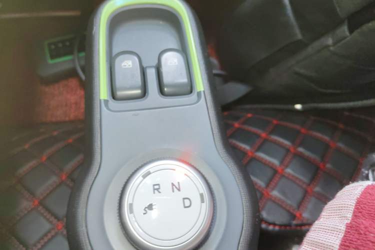 Used Baojun E100 2019 250KM Smart Drive Edition Gear Lever