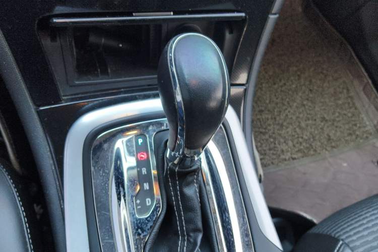 Used Buick Regal 2015 1.6T Leading Technology Model Gear Lever