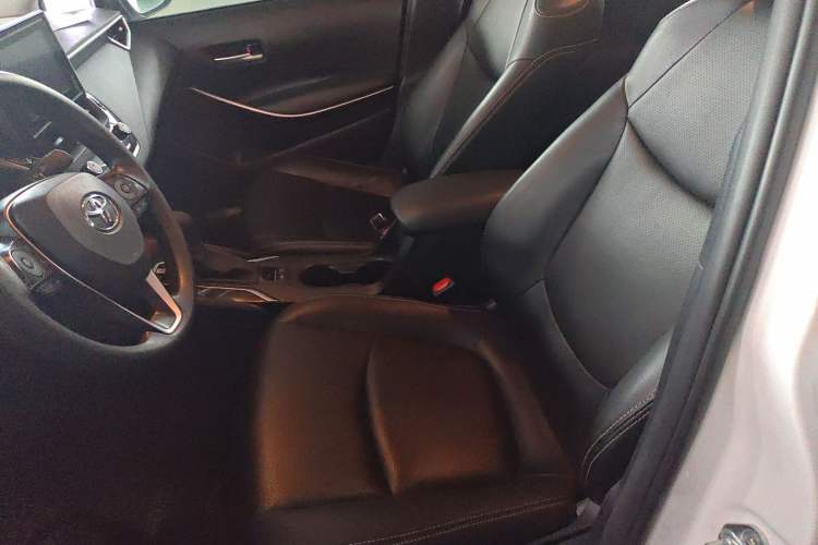 Used Toyota Corolla 2022 Dual-Motor 1.8L E-CVT Pioneer Edition
