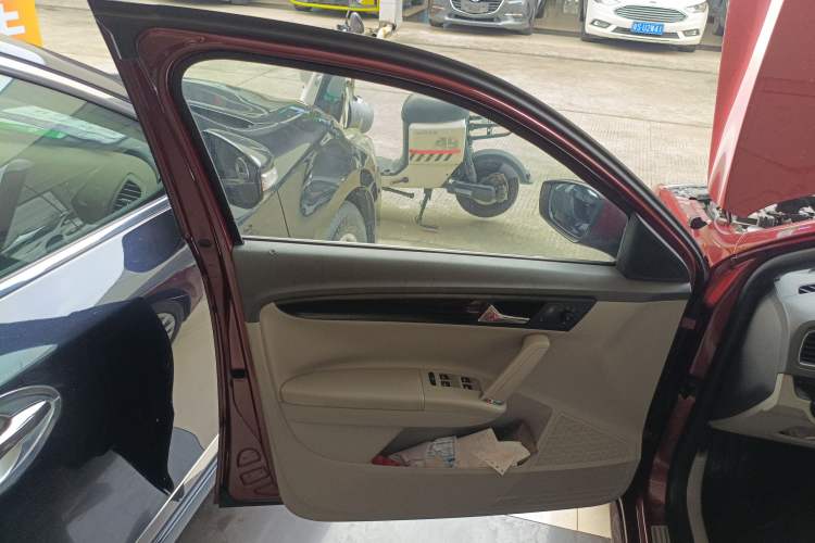 Used Volkswagen Gran Lavida 2014 1.6L Automatic Sport Edition