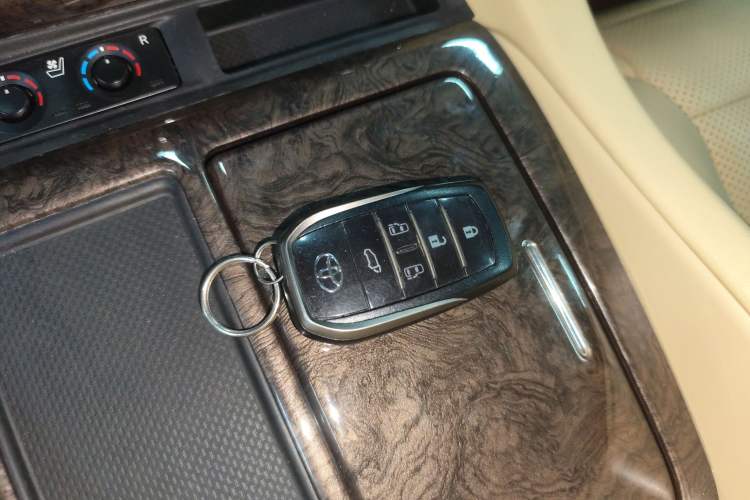 Used Toyota Alphard 2020 Dual-Engine 2.5L Prestige Edition
