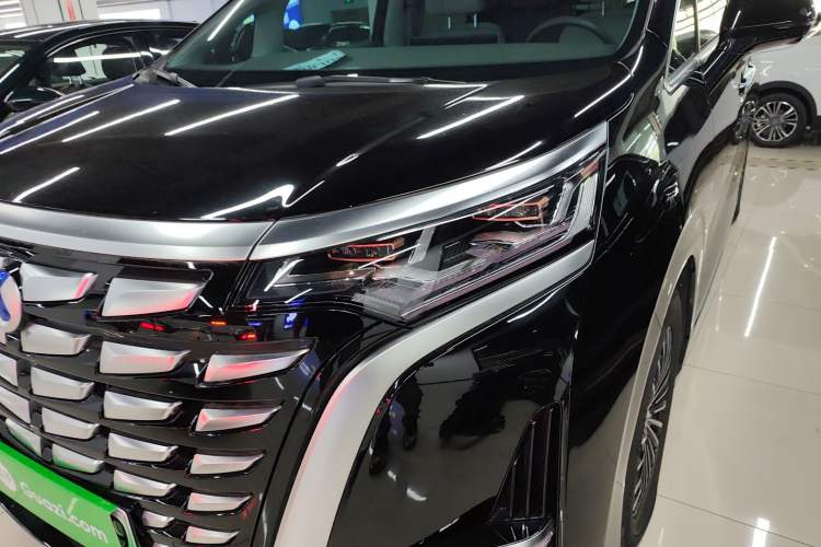 Used Denza D9 2022 DM-i 1040 Prestige Model