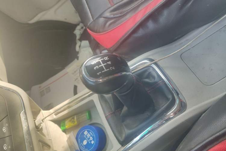 Used Jinbei Hiace X30 2024 1.5L Wealthy Van Model 2/5 Seats