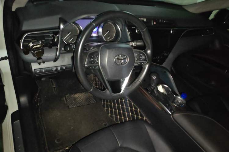 Used Toyota Camry 2019 2.0G Luxury Edition China VI Standard Steering Wheel