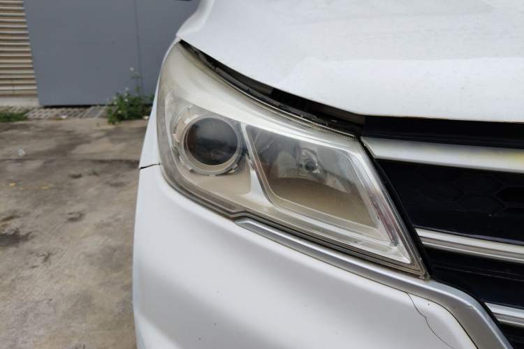 Used Baojun 730 2019 1.5T CVT Fashion Model 7 Seats China VI Emission Standard Right Front Headlight