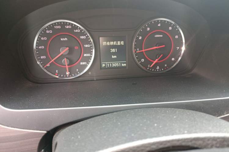 Used SAIC MAXUS G10 2016 2.0T Automatic Executive Edition Odometer Close Up