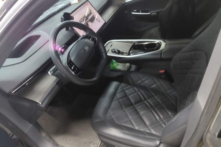 Used CHANGAN NEVO A07 2024 All-Electric "True Fragrance" Edition 515 Luxurious Model 58.9 kWh Left Front Seat