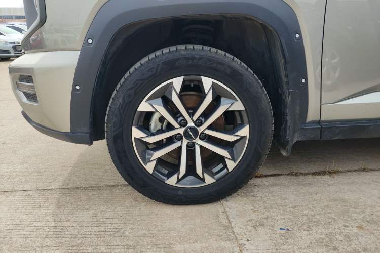 Used Haval H Dog 2023 2.0T Two-Wheel Drive Trendy Outdoor Edition Left Front Wheel Hub