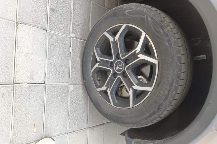 Used BYD Yuan Pro 2023 401KM Luxury Version Right Front Wheel Hub