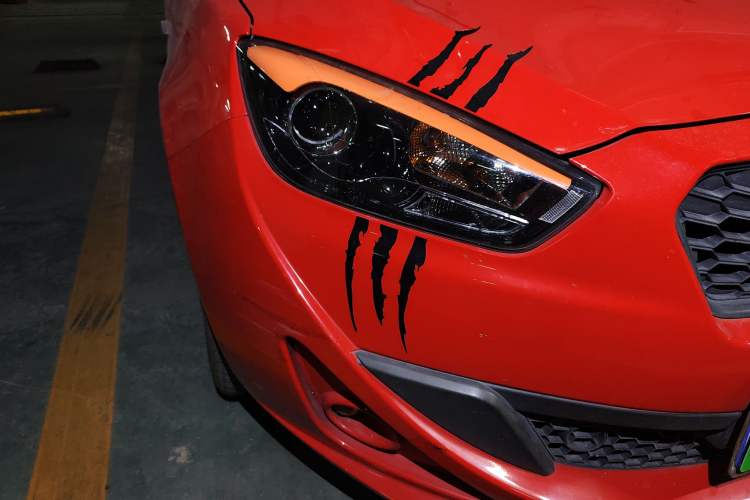 Used Oley 2014 Hatchback 1.5L Manual Comfort Model Right Front Headlight