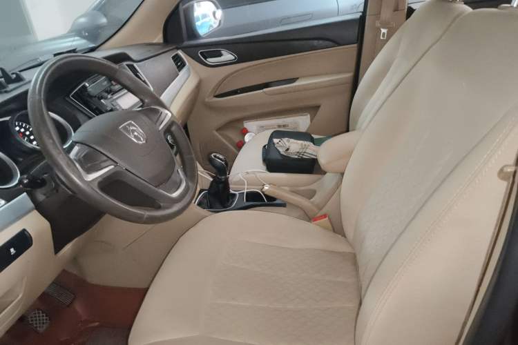 Used Baojun 730 2016 1.5L Manual Standard Version 7 Seats Left Front Seat