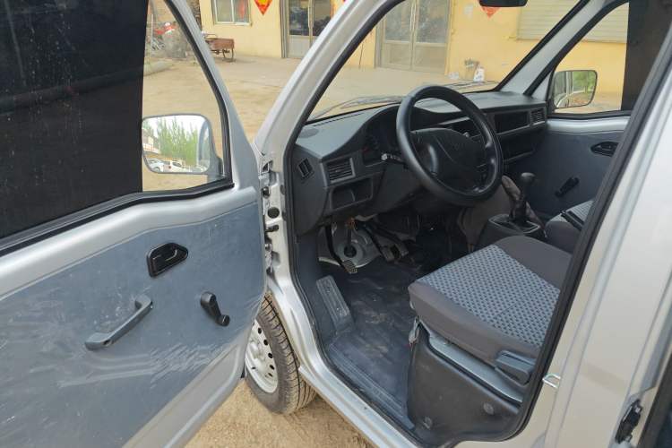 Used Wuling Zhiguang 2023 1.5L Practical Version 5/7 Seats