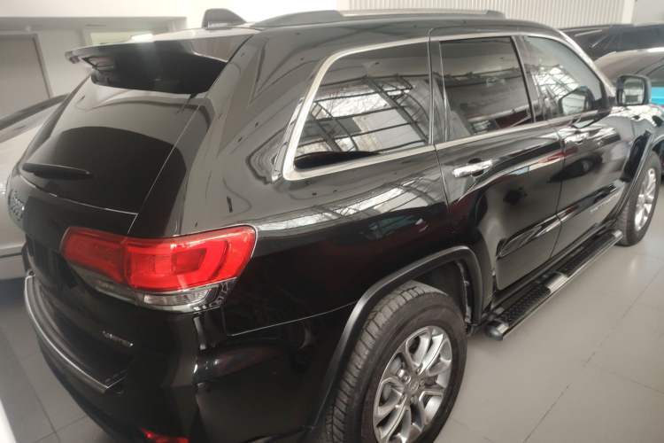 Used Jeep Grand Cherokee (Import) 2014 3.0L Comfort Navigation Edition

