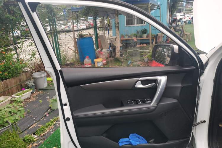 Used Kia Sportage R 2019 2.0L Automatic Smart Luxury Edition Interior 7