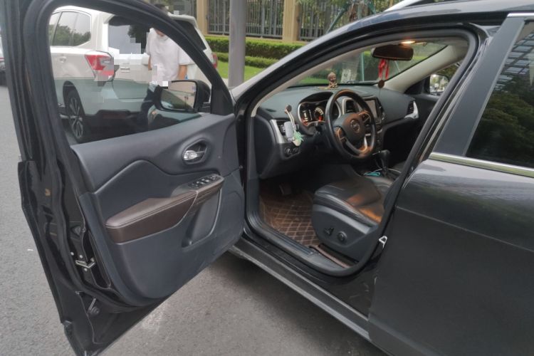 Used Jeep Cherokee 2016 2.4L Leading Edition