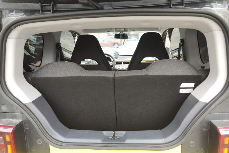 Used Chery QQ Ice Cream 2022 170km Sundae Phosphate Lithium-Ion Trunk