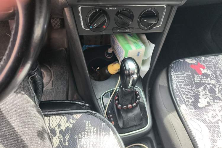 Used Volkswagen Polo 2016 1.6L Automatic Comfort Model Gear Lever