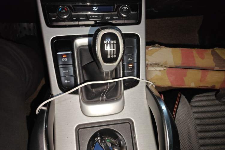 Used Geely Auto Emgrand X7 Sport 2016 2.0L Manual Smart Connect Version
