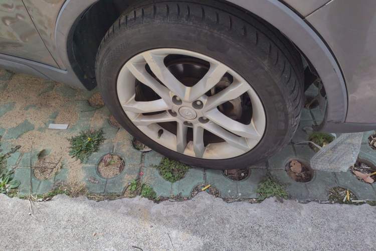 Used CHANGAN CS35 2015 1.6L Automatic Luxury Model China IV Standard
