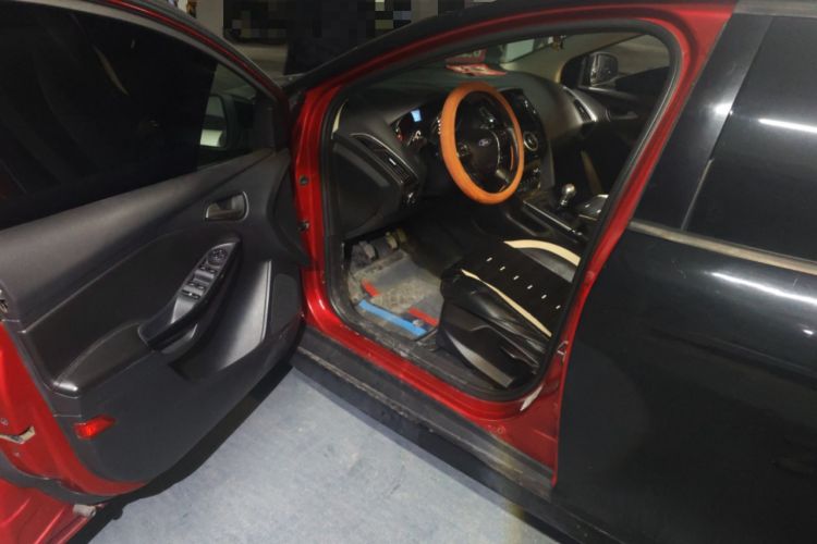 Used Ford Focus 2012 Hatchback 1.6L Manual Fashion Edition
