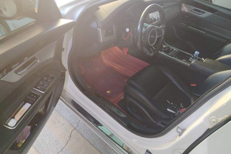 Used Jaguar XFL 2019 XFL 2.0T 200PS Two-Wheel-Drive Luxury Edition
