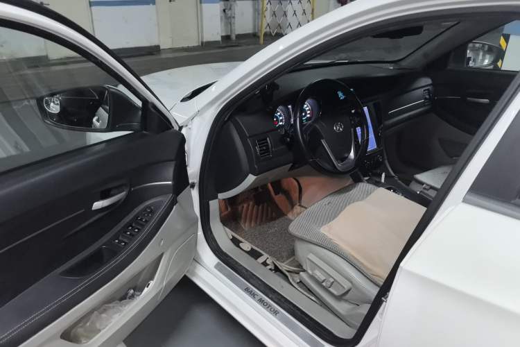 Used BAIC New Energy EU 2016 EU260 Enjoy Edition
