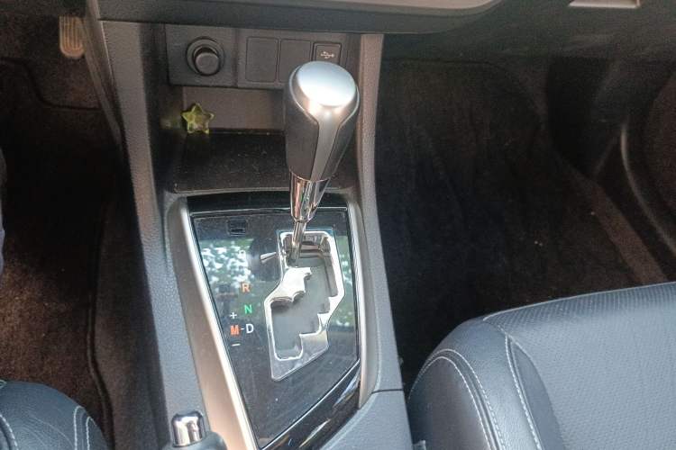 Used Toyota Levin 2014 1.8V CVT Luxury Edition Gear Lever