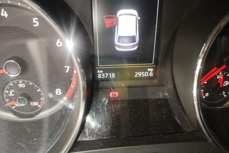 Used Volkswagen Tiguan L 2017 380TSI Automatic All-Wheel-Drive Luxury Edition Odometer Close Up