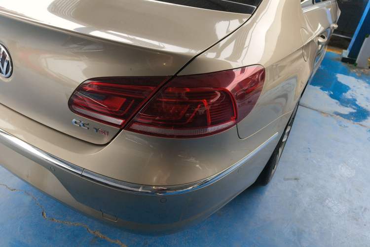 Used Volkswagen FAW-Volkswagen CC 2015 1.8TSI Luxury Model Right Rear Taillight