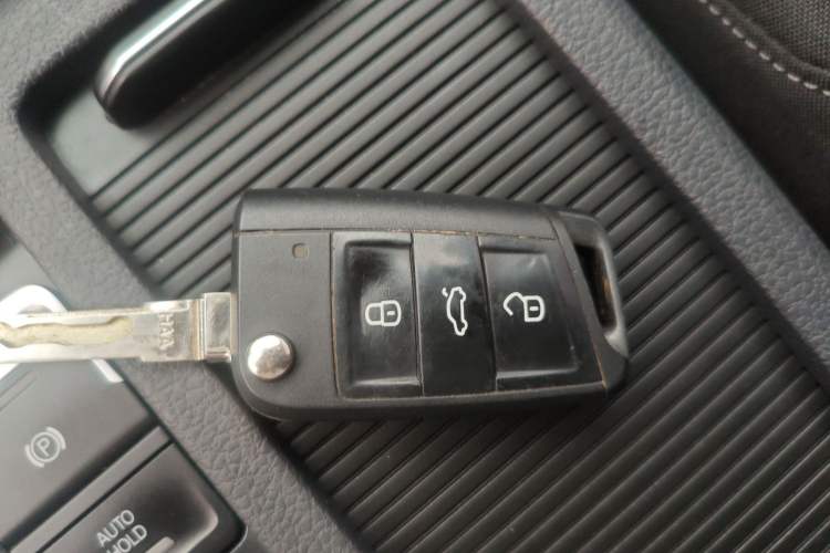 Used Volkswagen Golf 2019 1.6L Automatic Fashion Model China V Standard