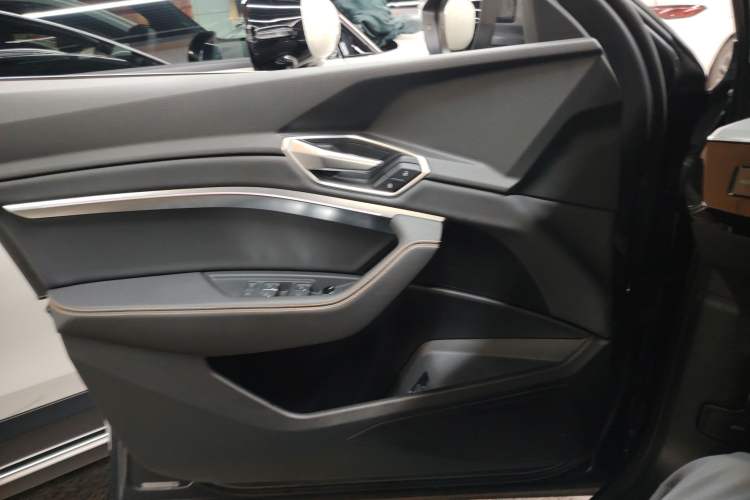 Used Audi e-tron 2021 50 quattro Luxury Edition