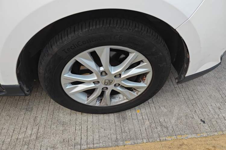 Used Baojun 730 2016 1.8L iAMT Luxury Model 7 Seats Right Front Wheel Hub