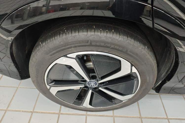 Used BYD Song L EV 2025 Intelligent Driving Version 662 km LiDAR Excellence Edition Right Rear Wheel Hub