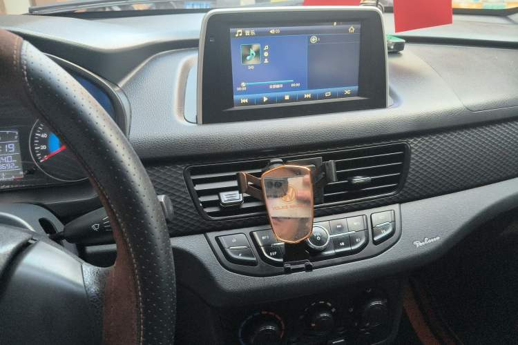 Used Dongfeng Fengon 330 2018 1.5L 330S Premium Edition China V DK15