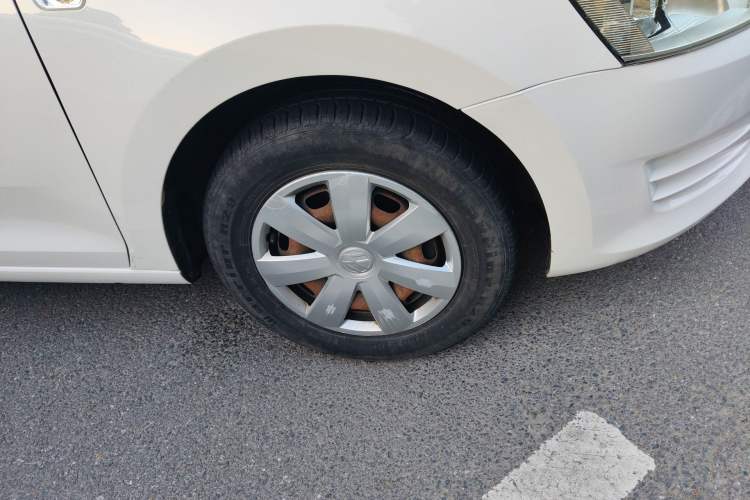 Used Volkswagen Santana 2016 1.4L Manual Fashion Edition Right Front Wheel Hub