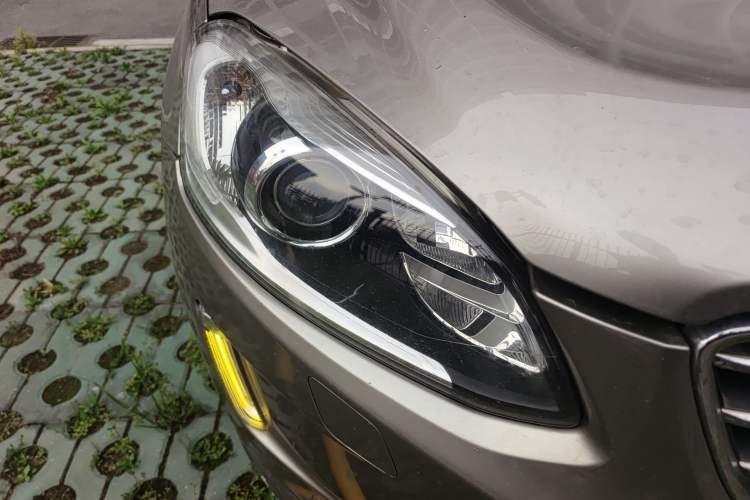 Used Volvo XC60 2016 T5 Smart Upgrade Model Right Front Headlight