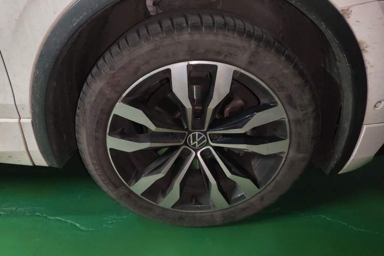 Used Volkswagen Tiguan L 2021 380TSI Automatic All-Wheel Drive R-Line Comfort Plus 7-Seater Exterior 1