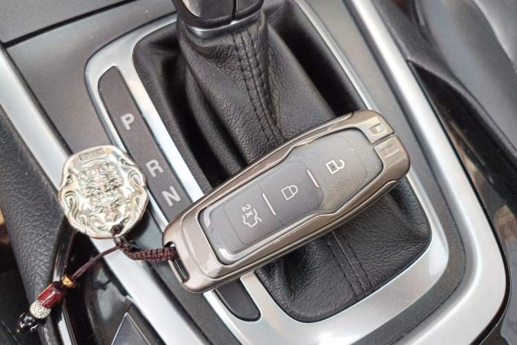 Used Ford Edge 2016 EcoBoost 245 Two-Wheel-Drive Titanium 7-Seater
